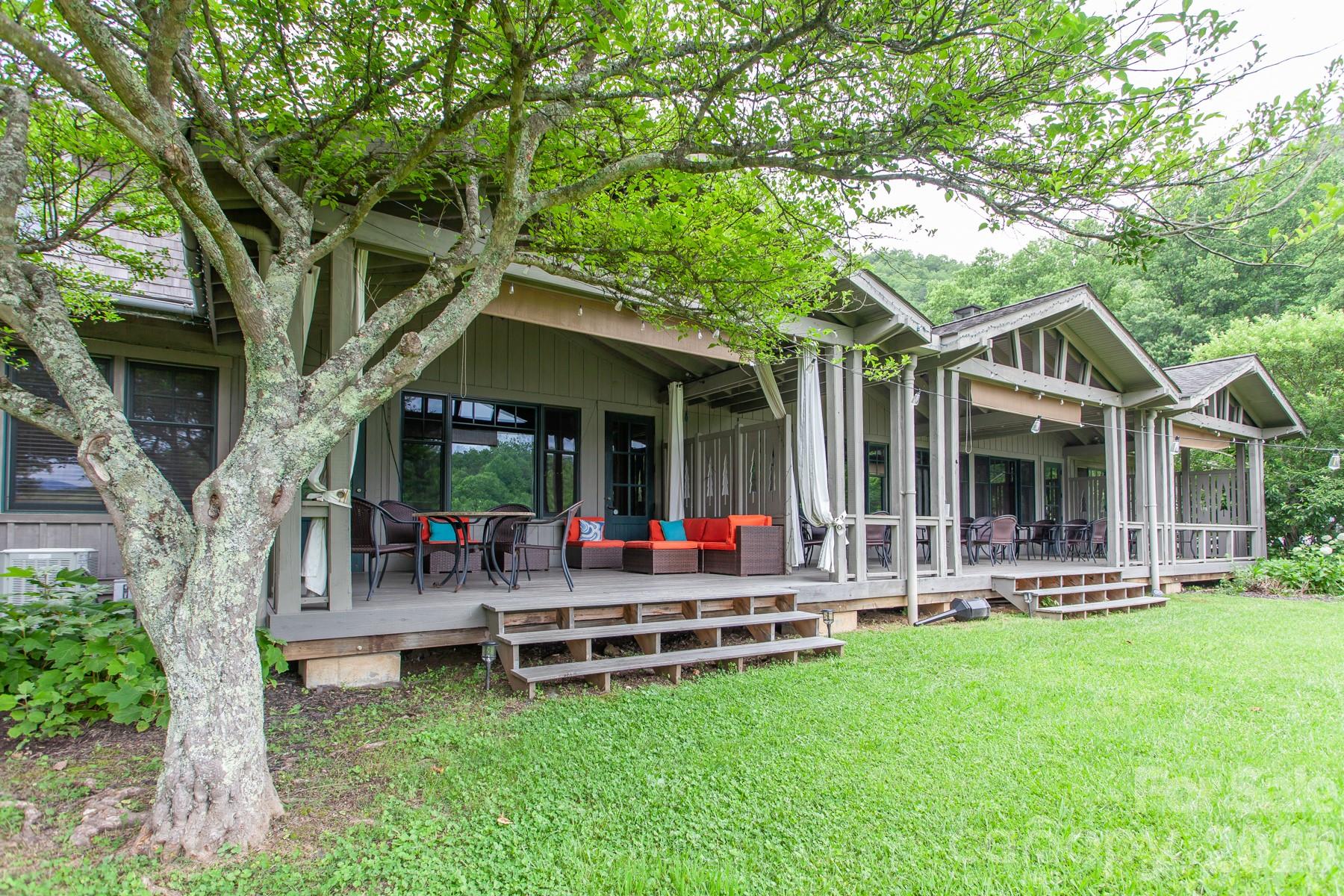 307 Blue Ridge Parkway — Bryson City