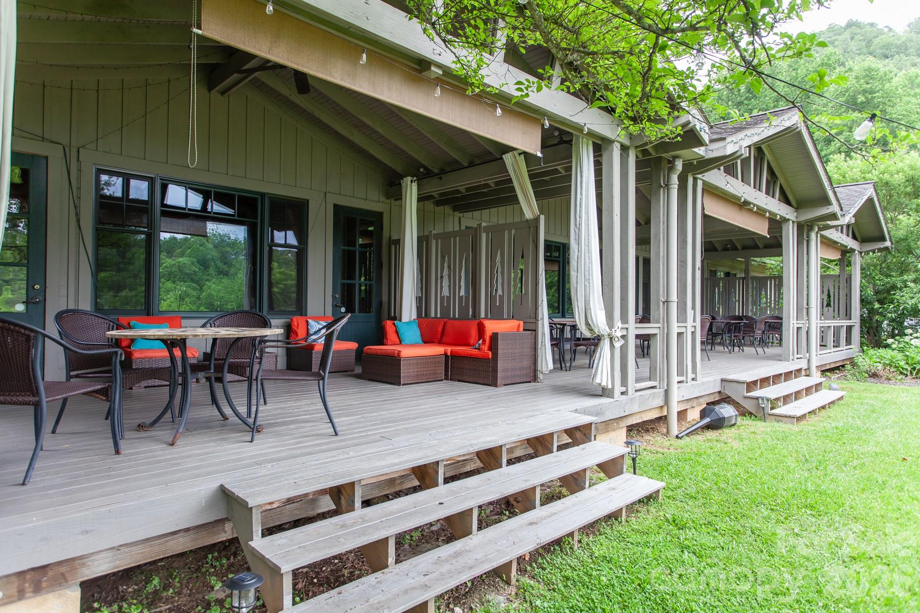 307 Blue Ridge Parkway — Bryson City