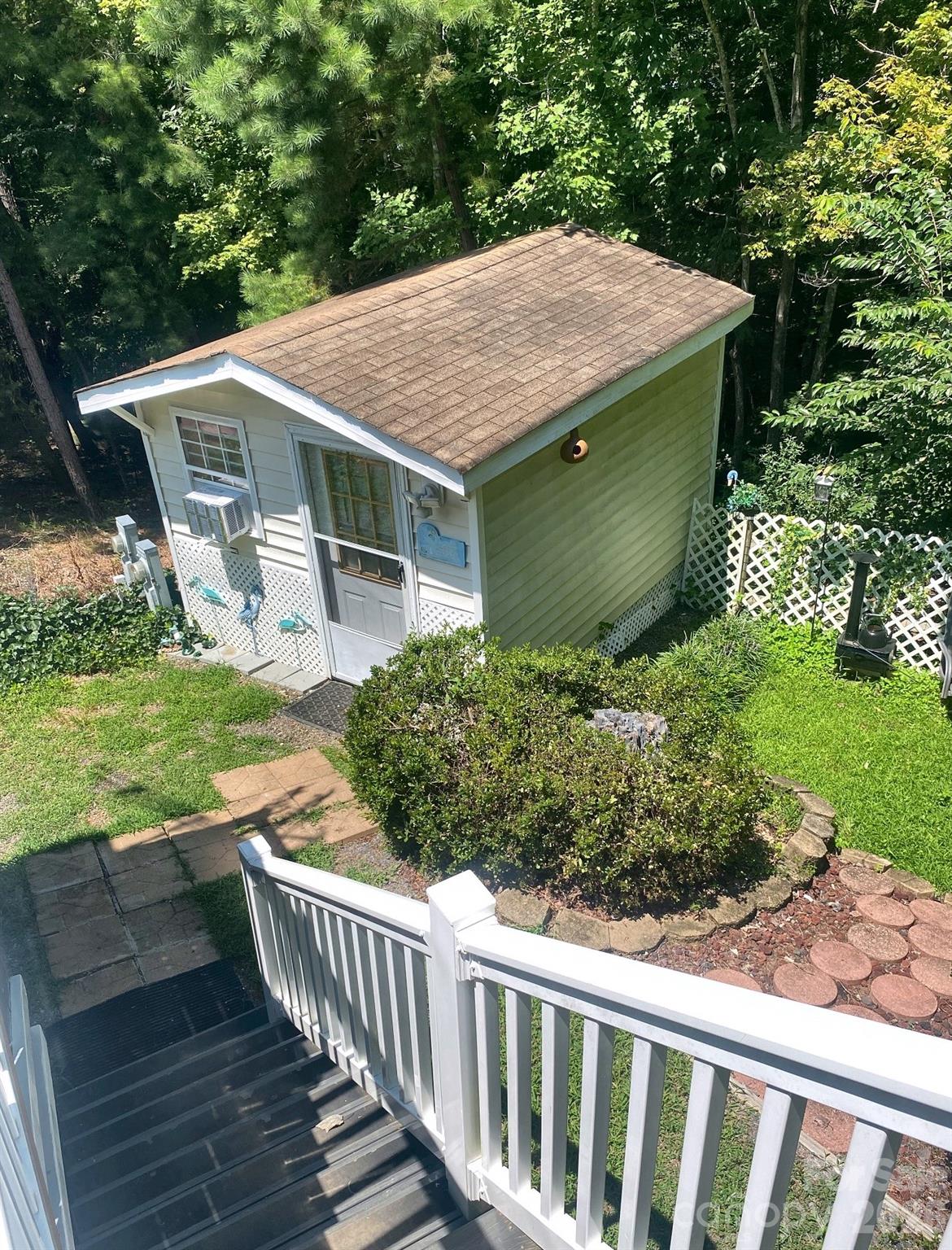 118 Eagle Drive — New London