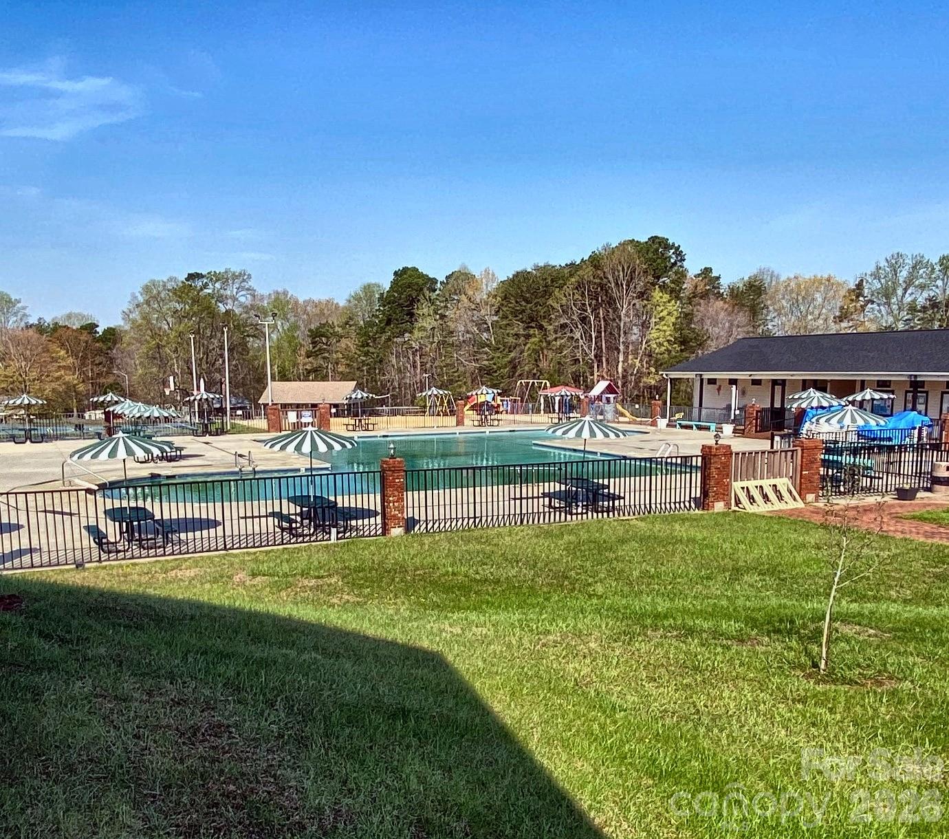 118 Eagle Drive — New London