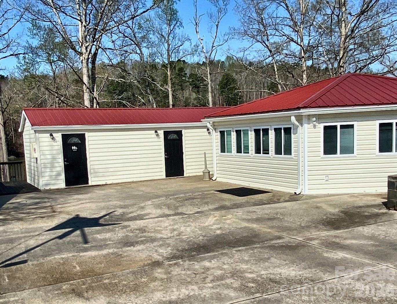 118 Eagle Drive — New London