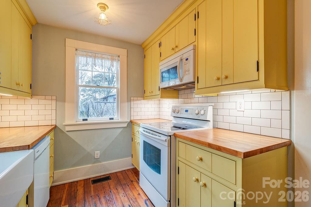 2 Hillside Walk — Asheville