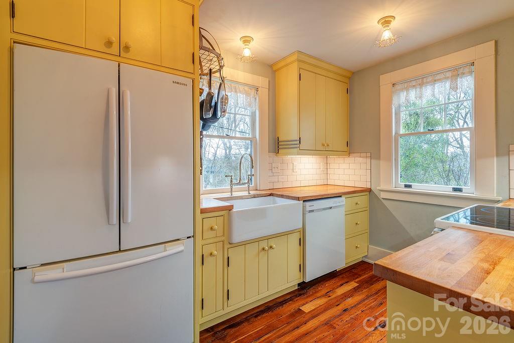 2 Hillside Walk — Asheville
