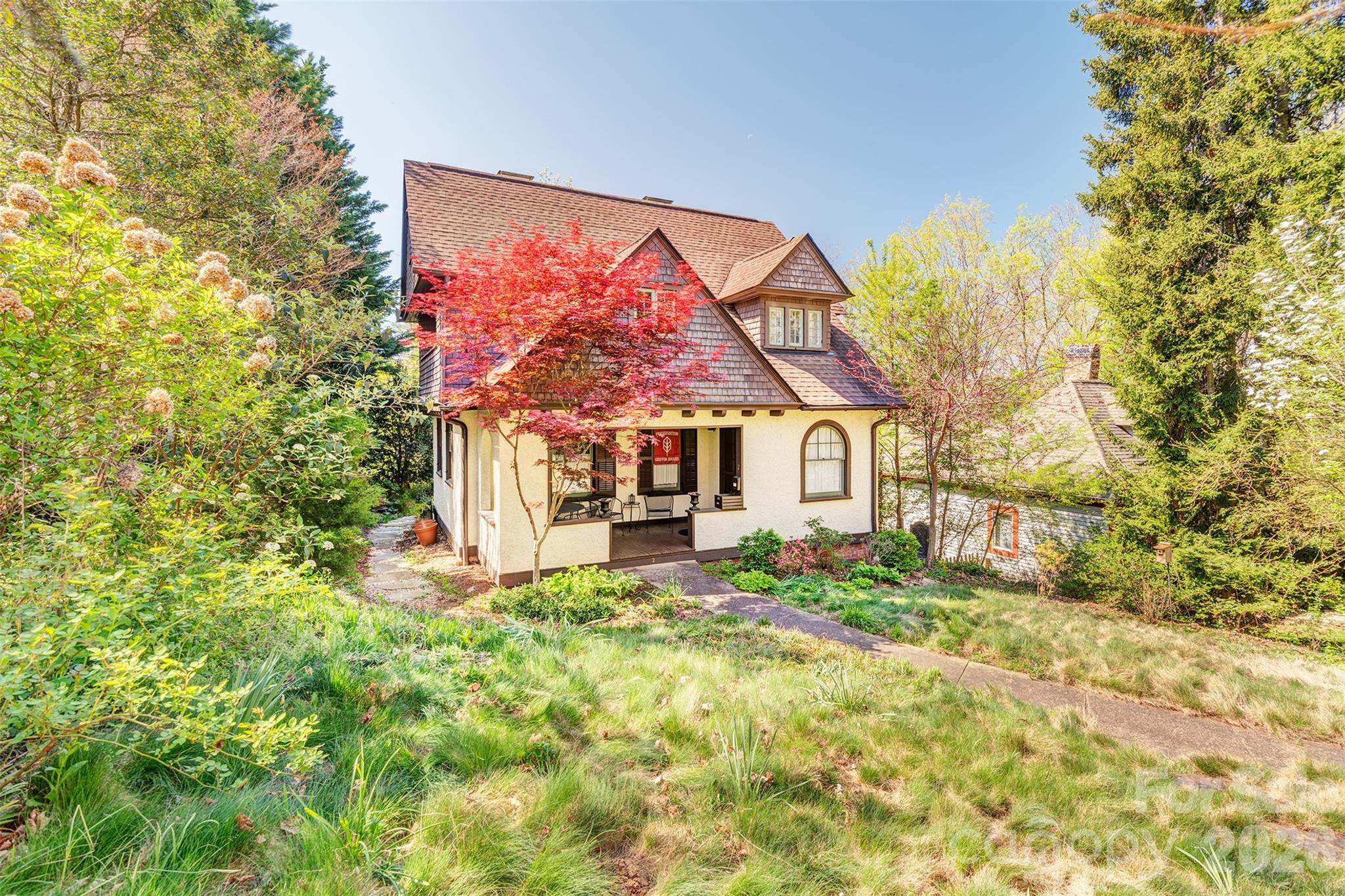 2 Hillside Walk — Asheville