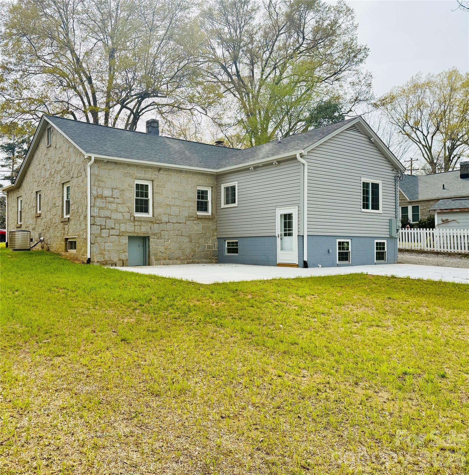 403 Liberty Street E — York