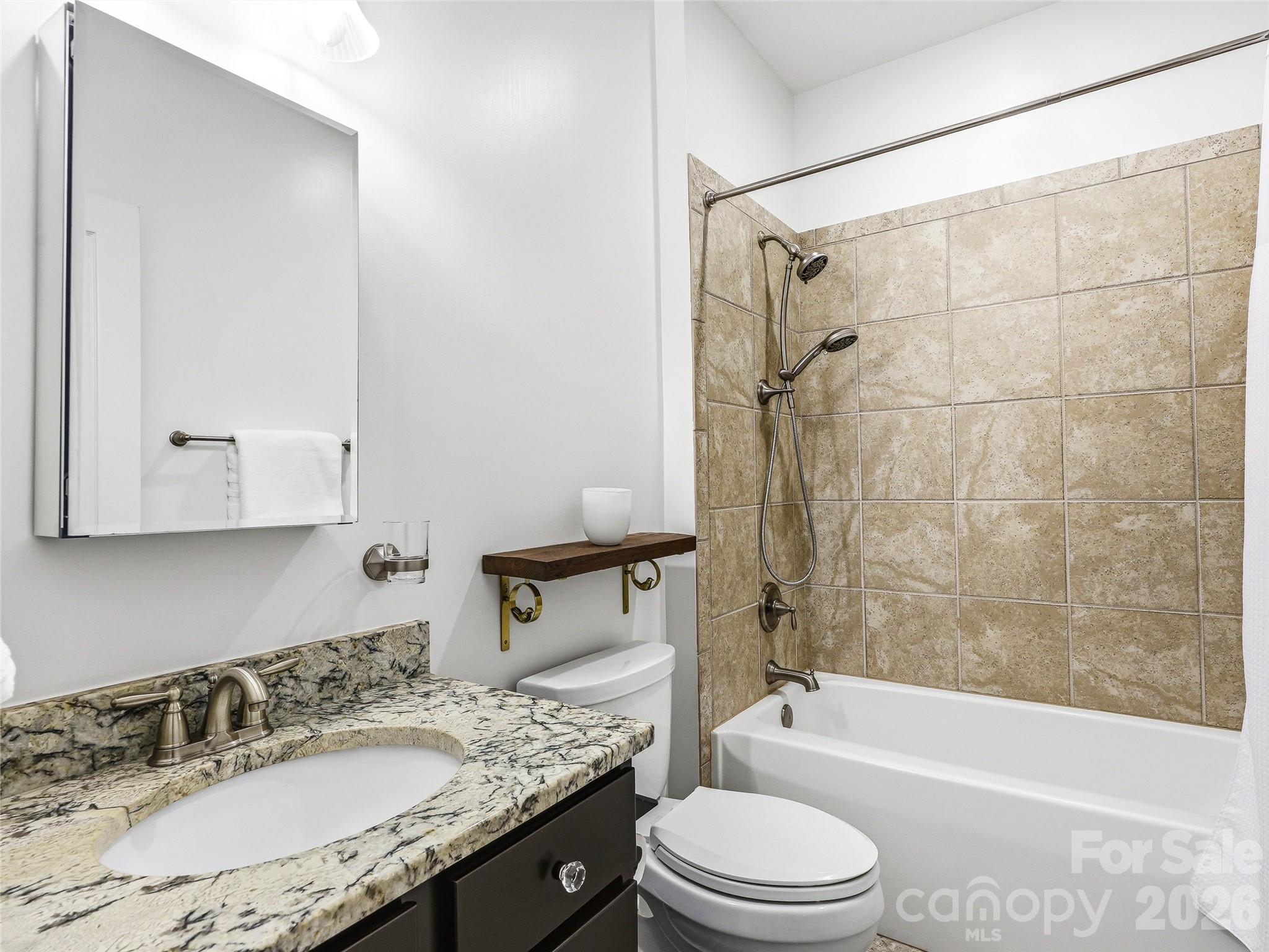 324 Fennel Dun Circle — Biltmore Lake