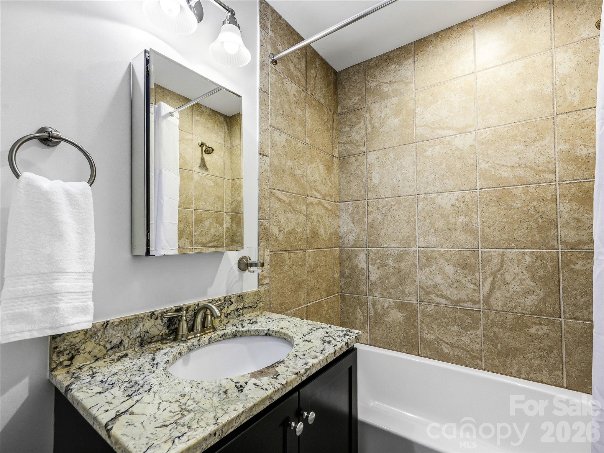 324 Fennel Dun Circle — Biltmore Lake