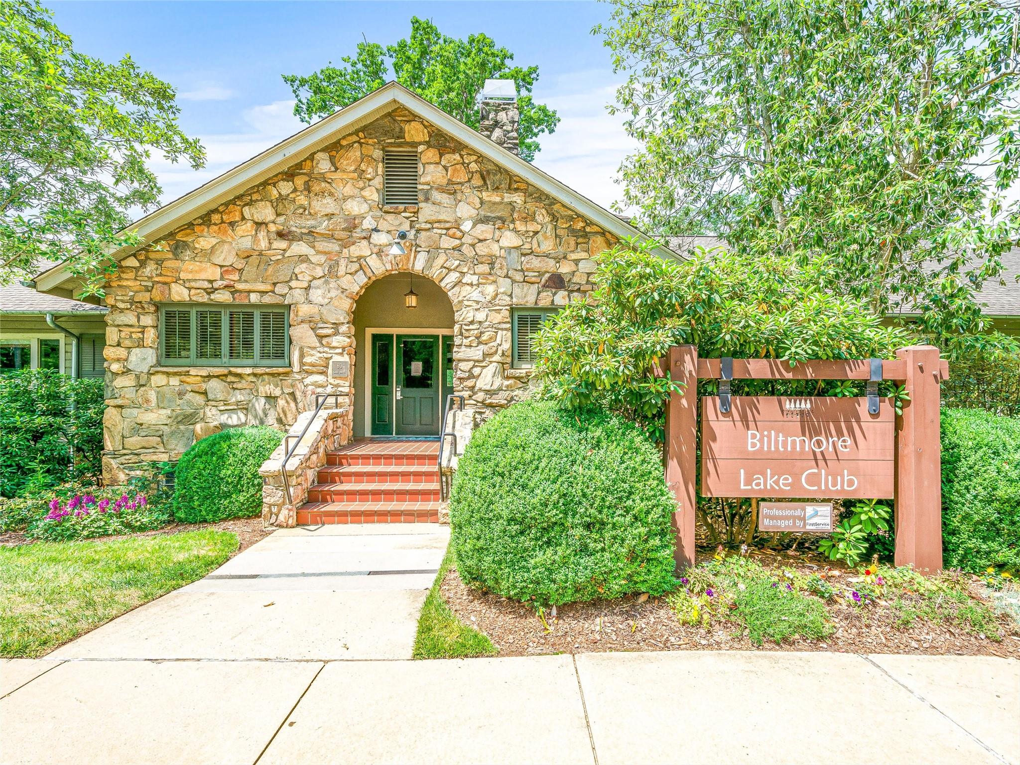 324 Fennel Dun Circle — Biltmore Lake