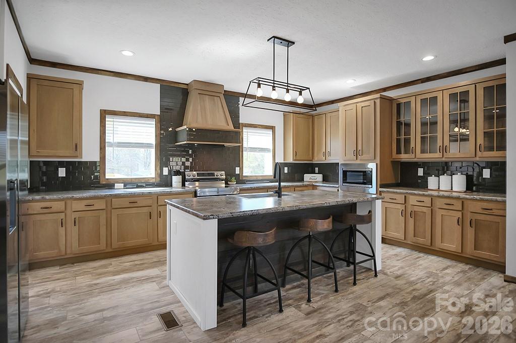 1423 Chatfield Road — Shelby