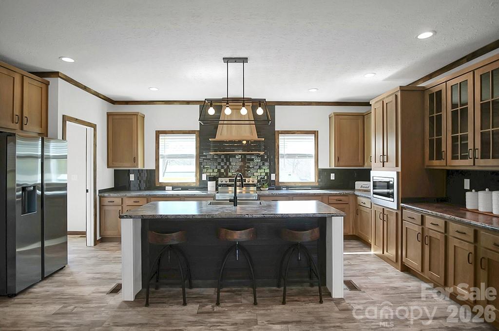 1423 Chatfield Road — Shelby