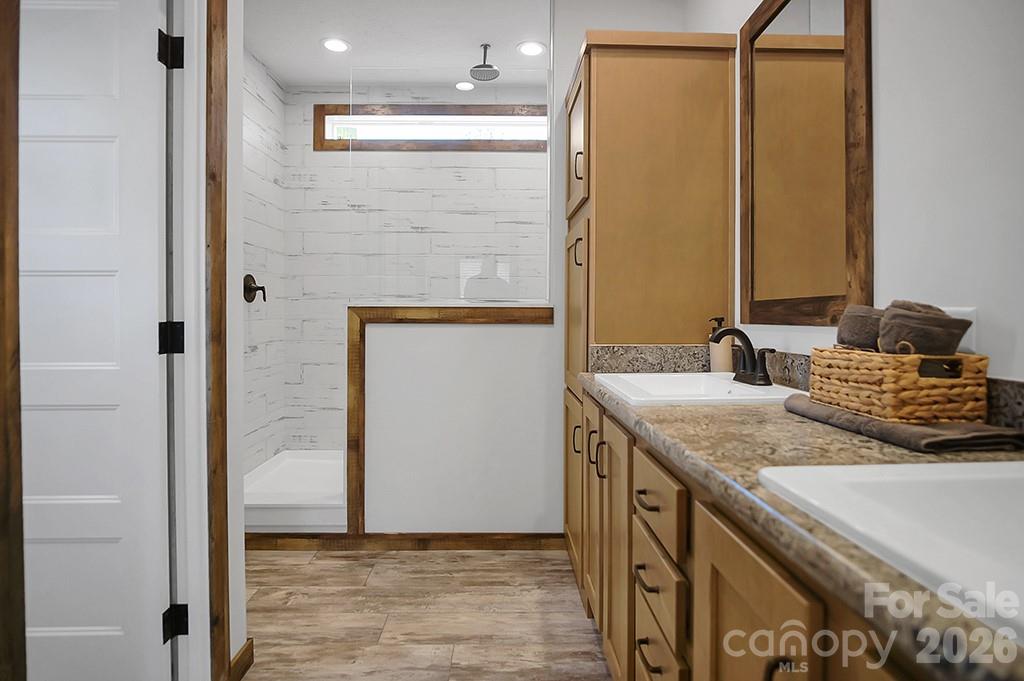 1423 Chatfield Road — Shelby