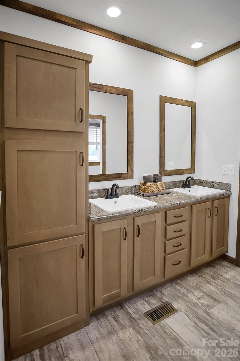 1423 Chatfield Road — Shelby