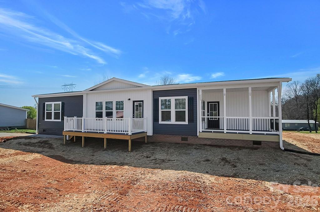 1423 Chatfield Road — Shelby
