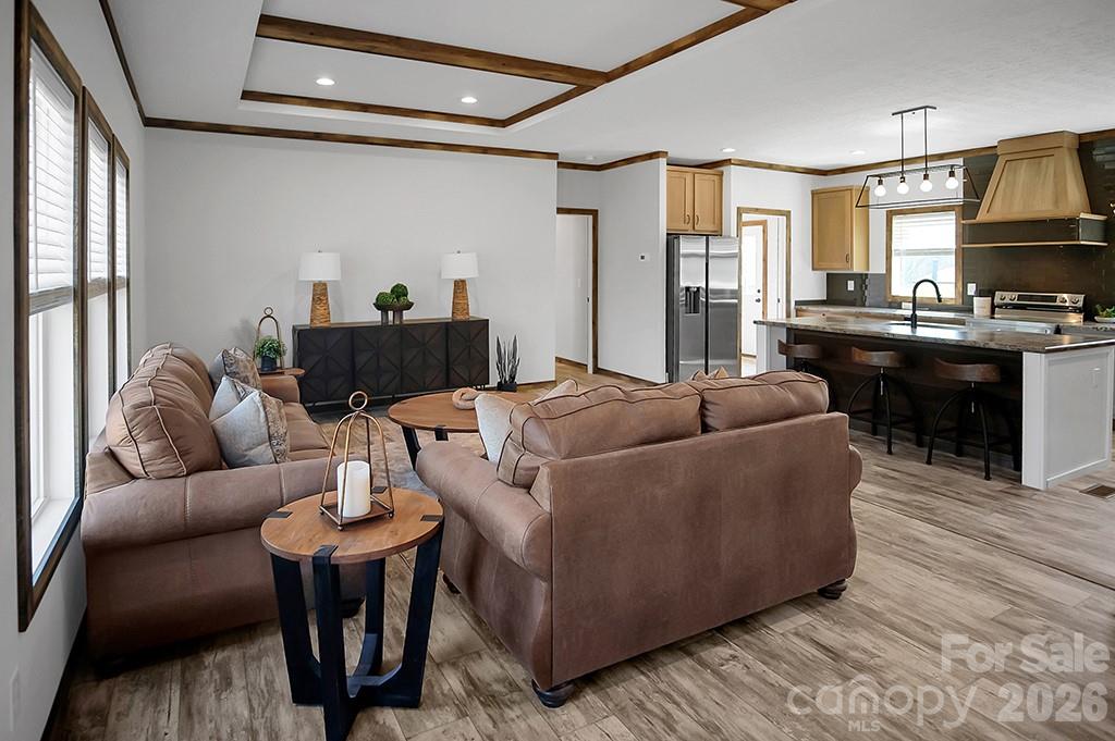 1423 Chatfield Road — Shelby