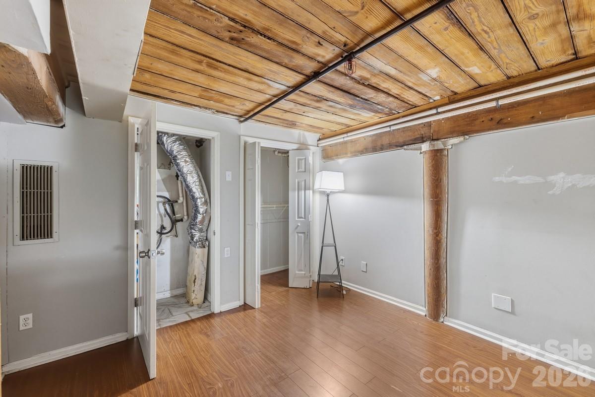201 S Hoskins Road #219 — Charlotte