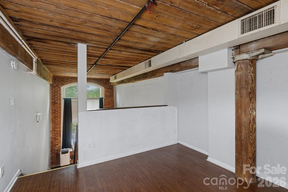 201 S Hoskins Road #219 — Charlotte