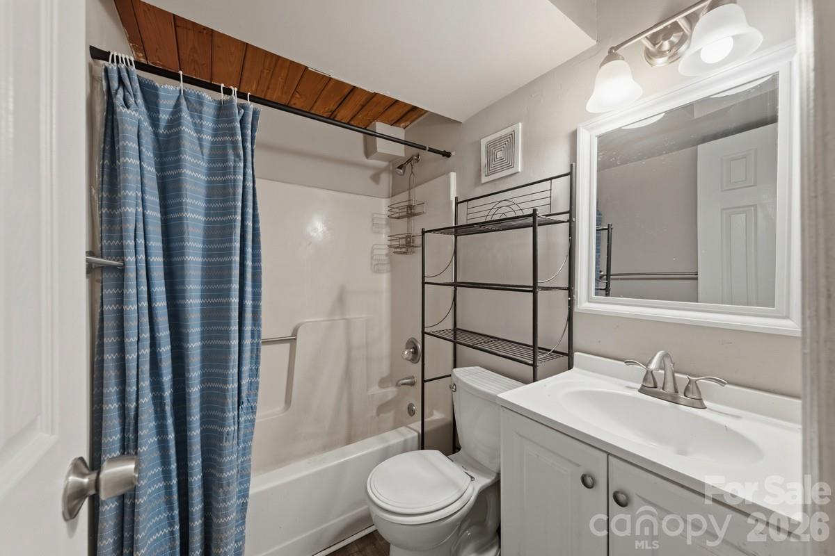 201 S Hoskins Road #219 — Charlotte