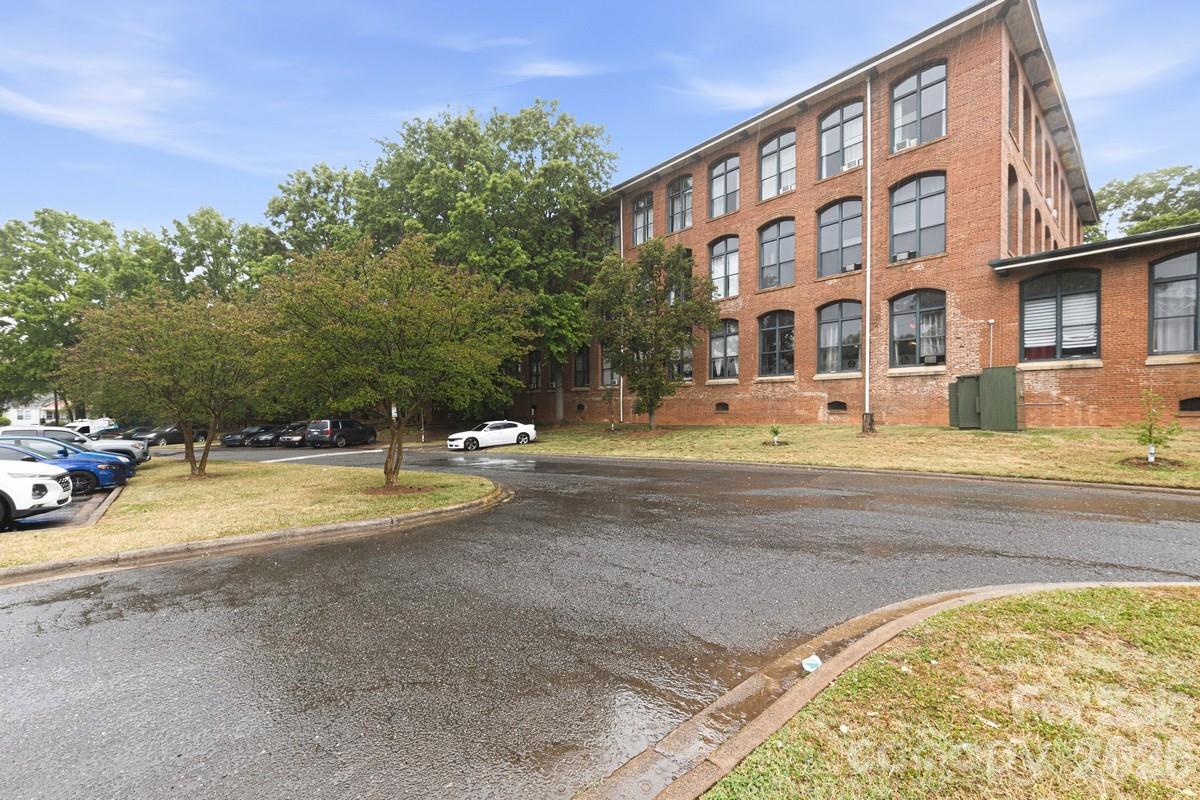 201 S Hoskins Road #219 — Charlotte