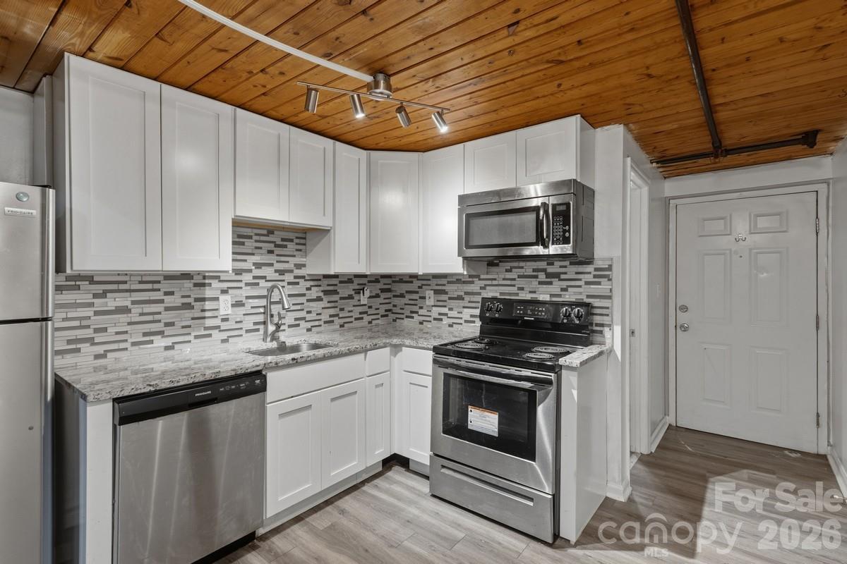 201 S Hoskins Road #219 — Charlotte