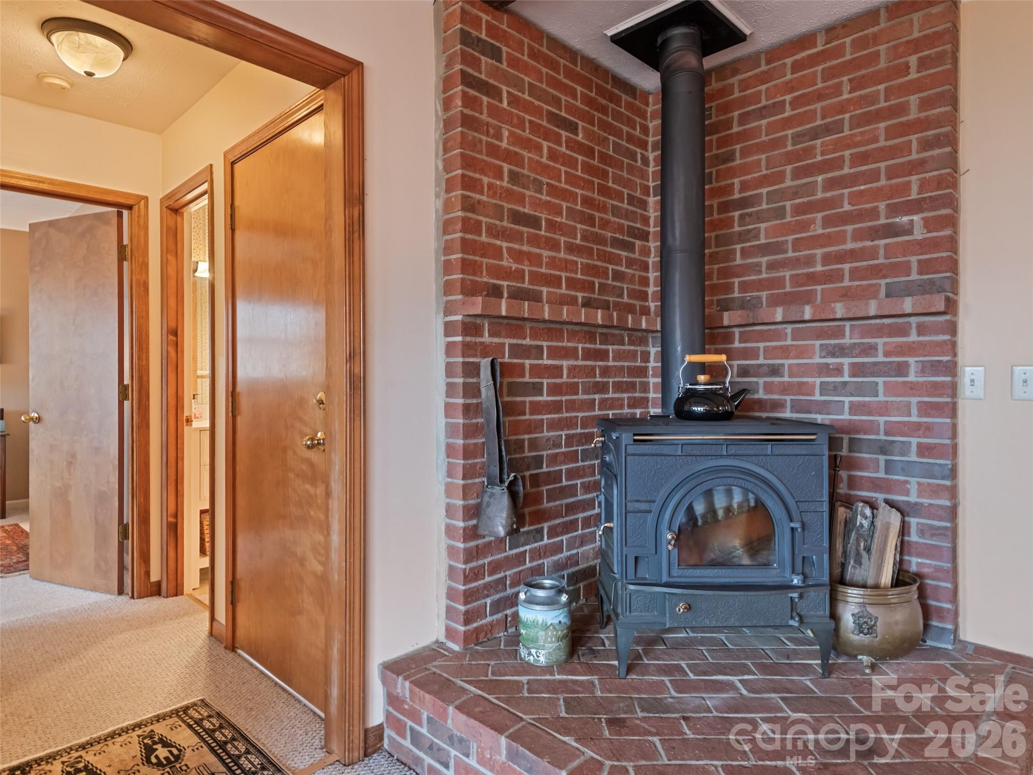 415 Treetop Lane — Waynesville