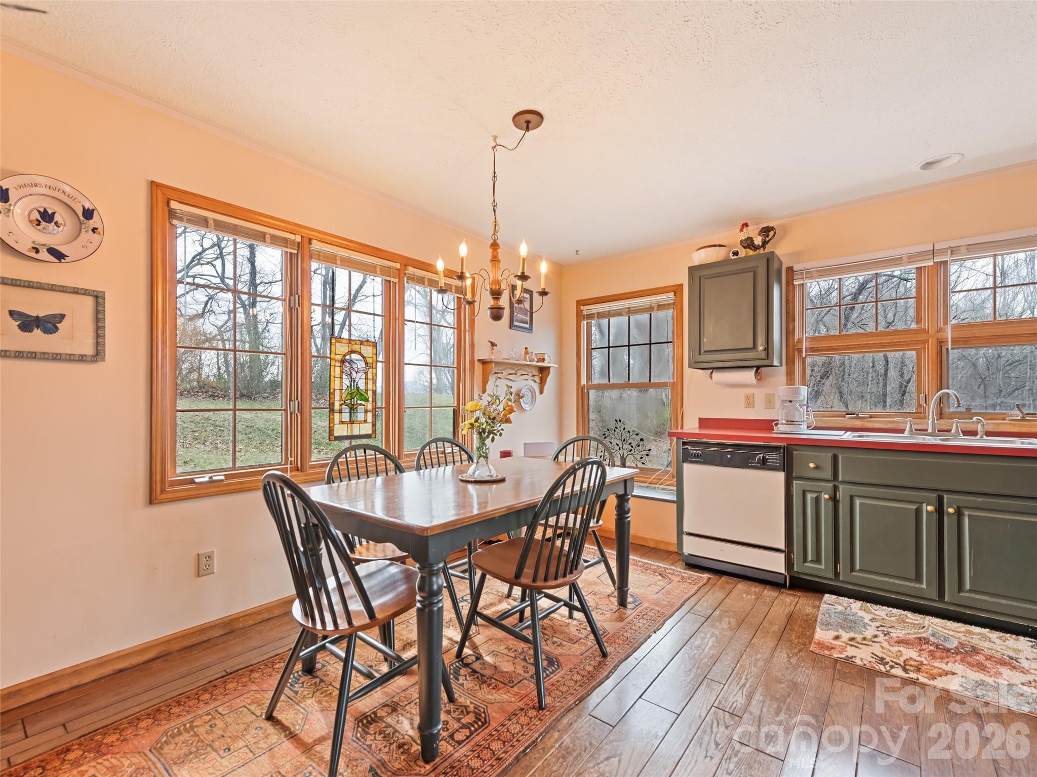 415 Treetop Lane — Waynesville