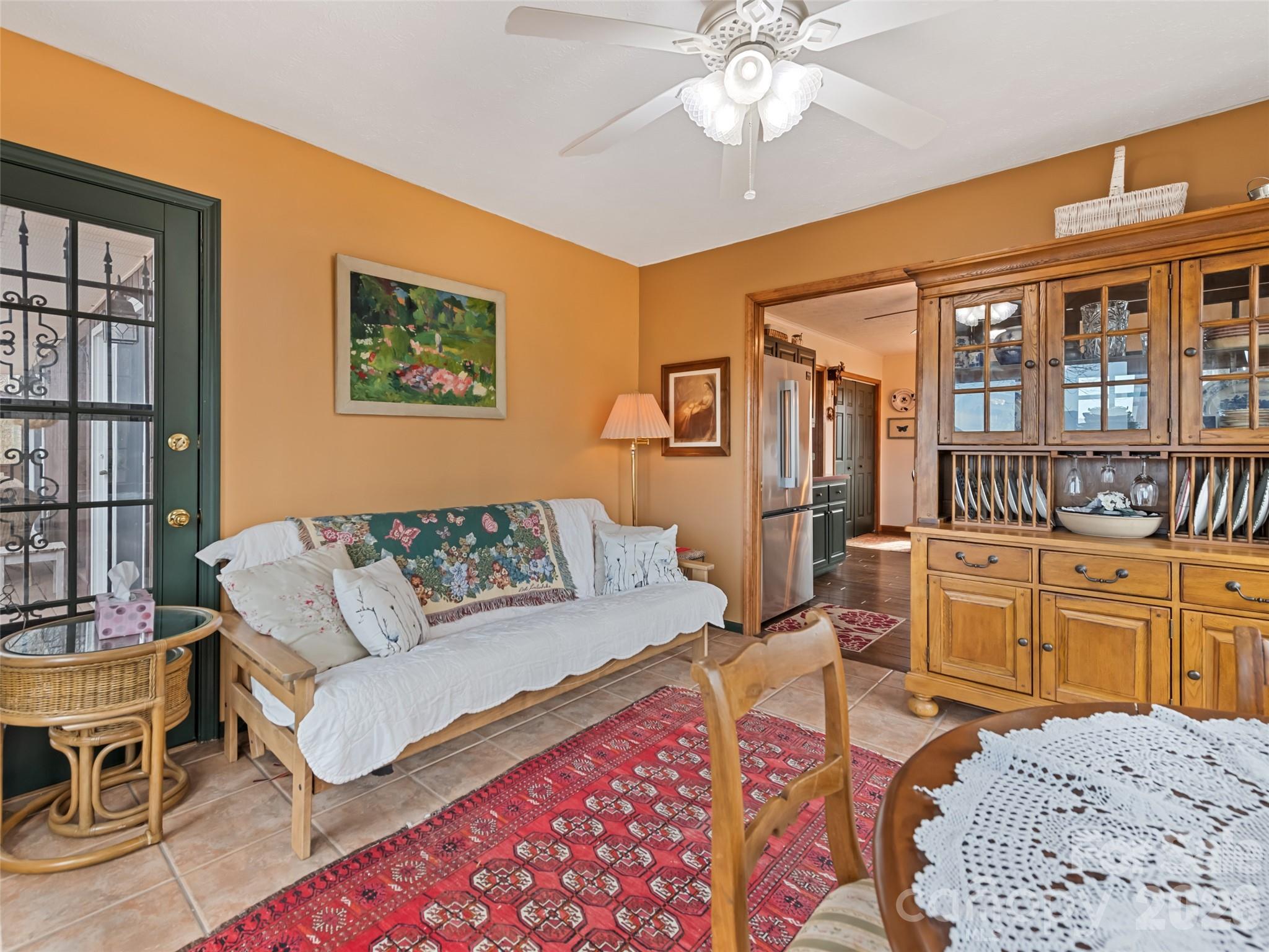 415 Treetop Lane — Waynesville