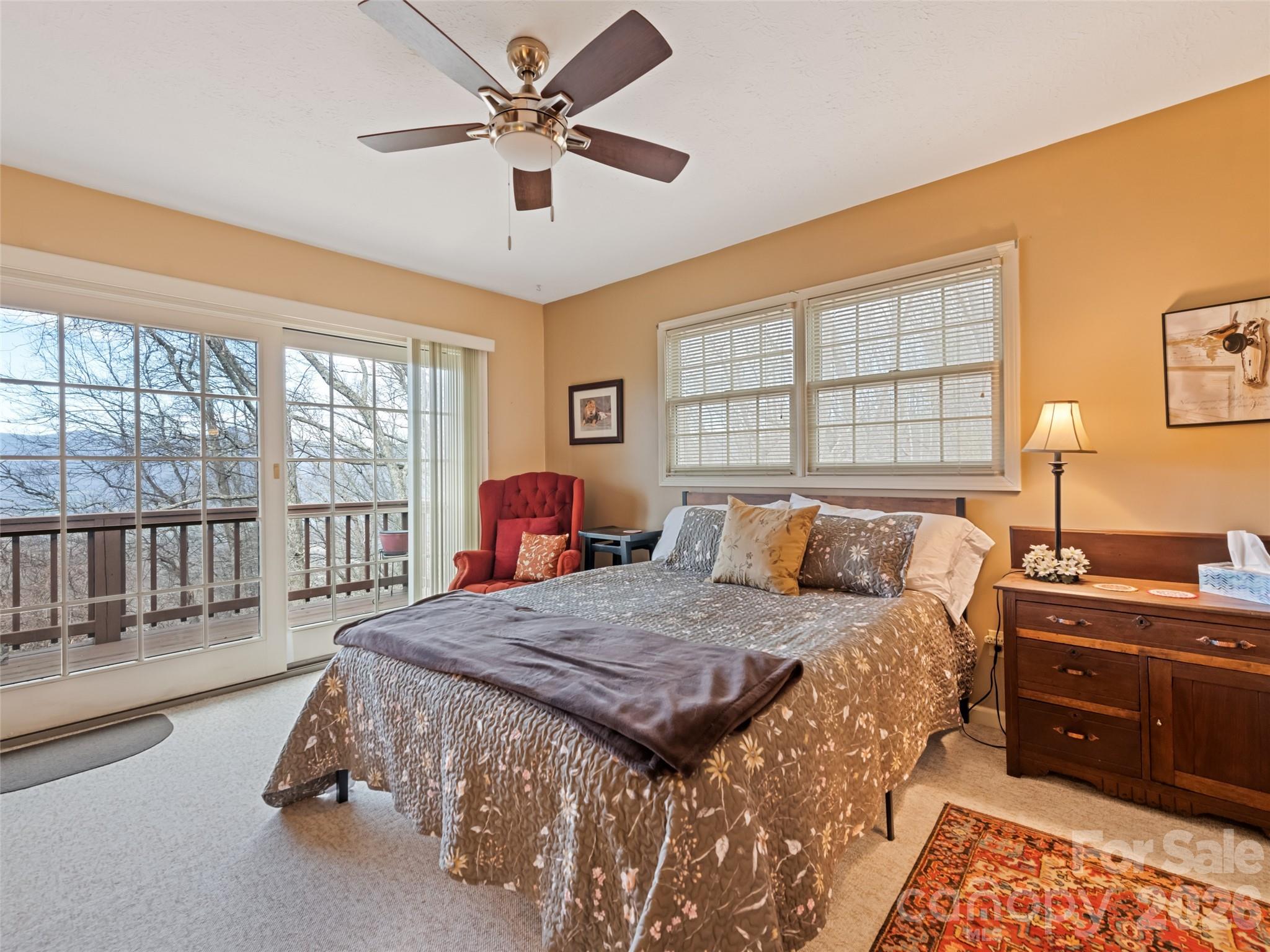 415 Treetop Lane — Waynesville