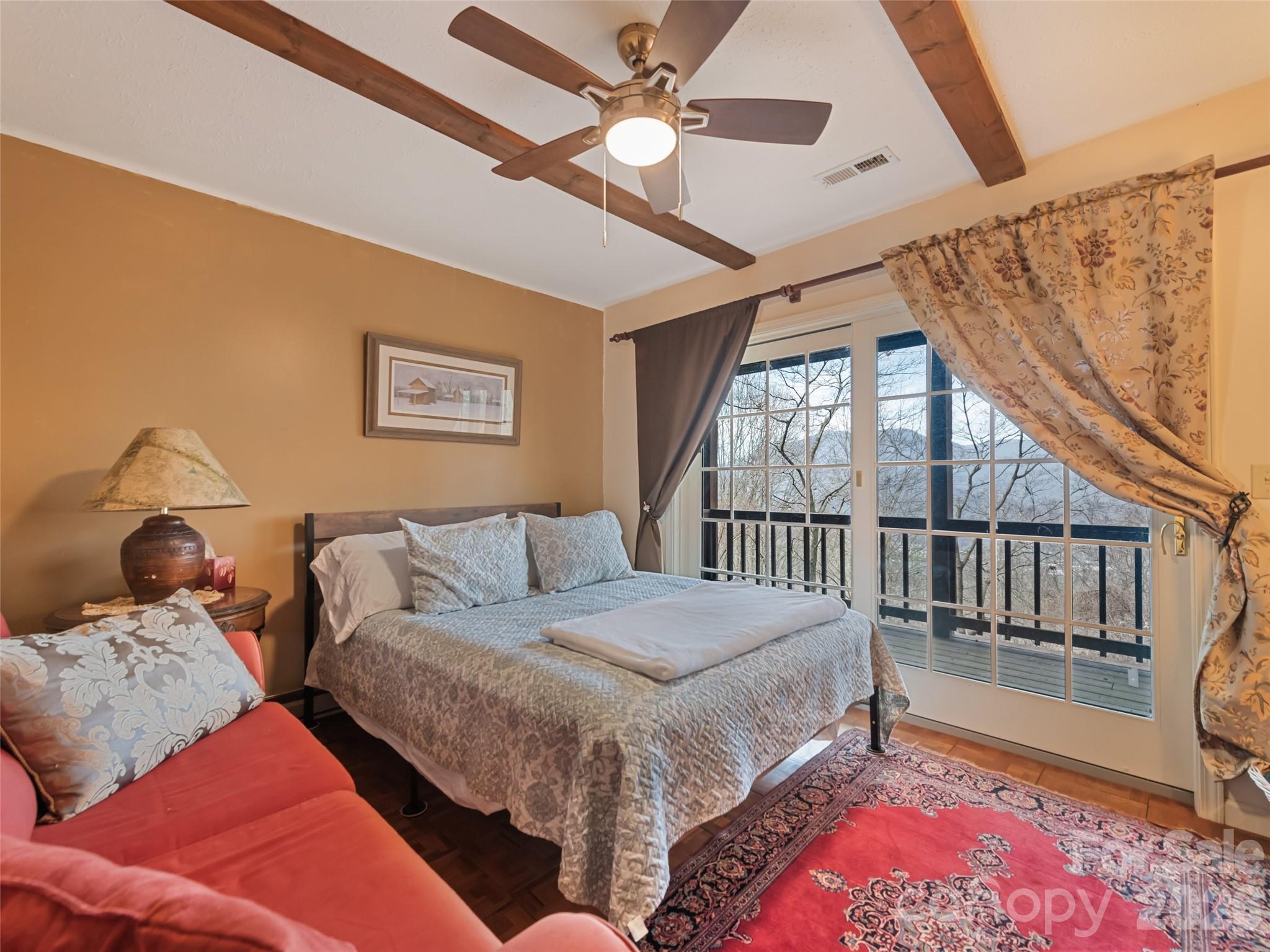 415 Treetop Lane — Waynesville