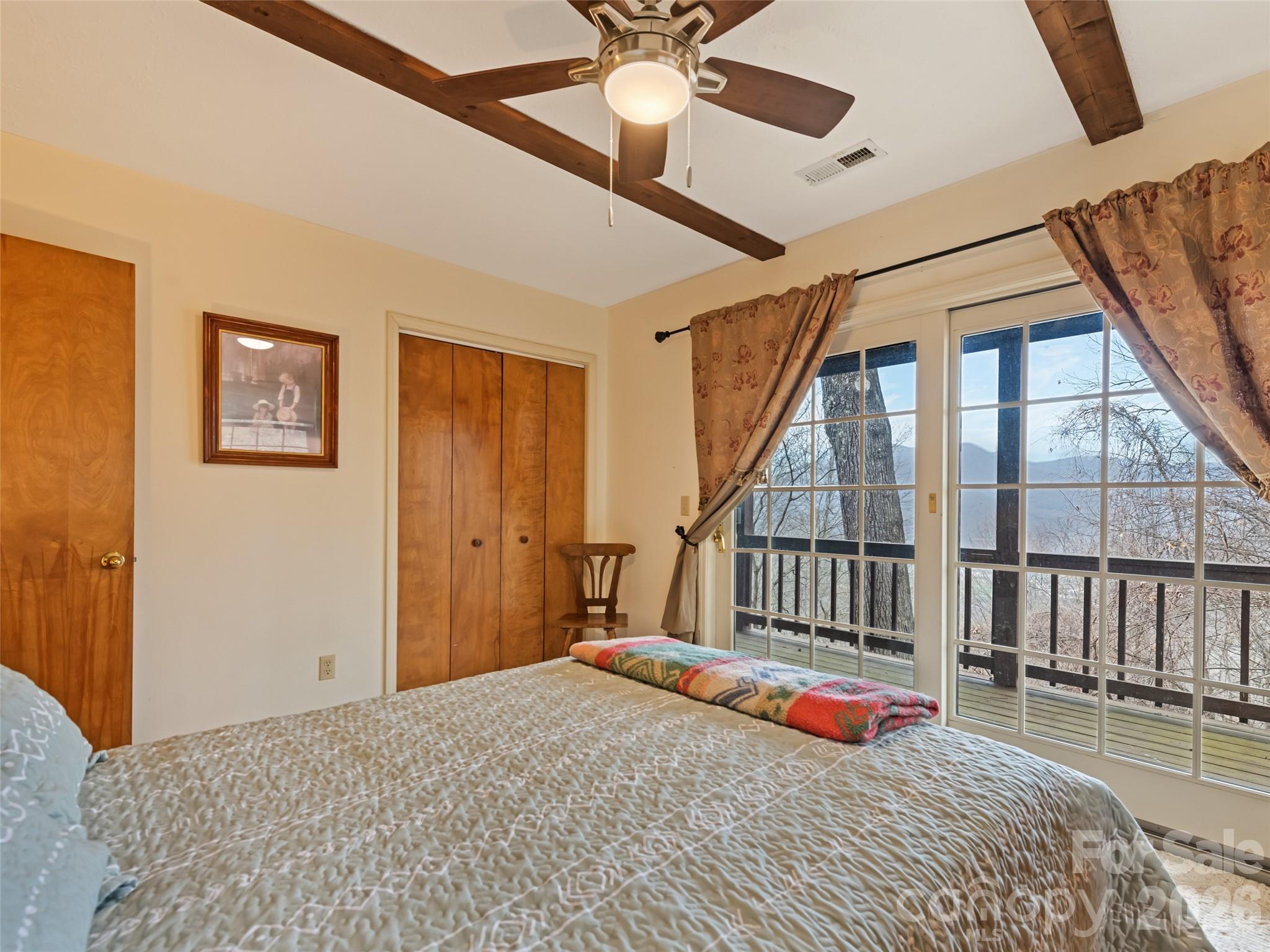 415 Treetop Lane — Waynesville