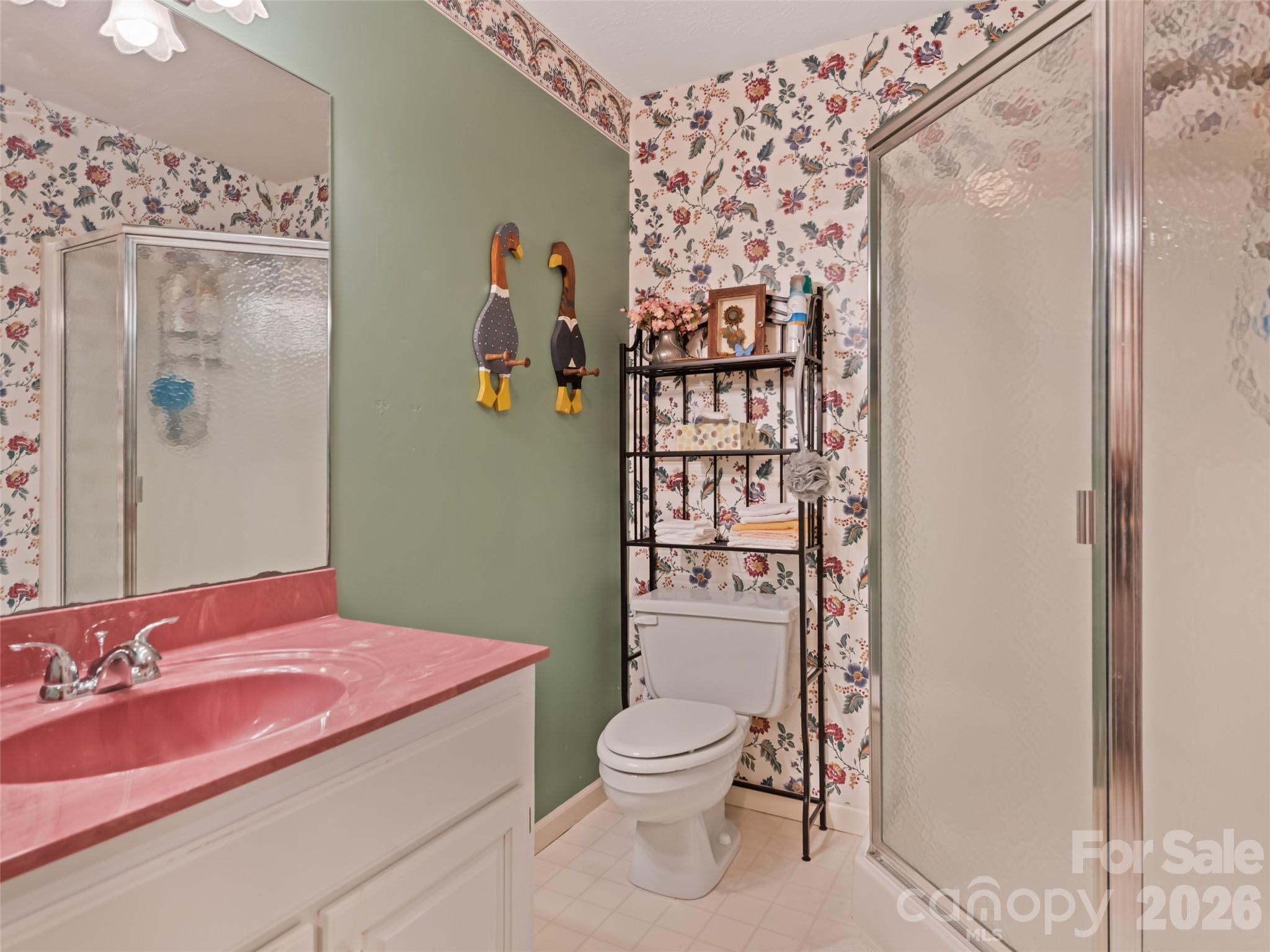 415 Treetop Lane — Waynesville