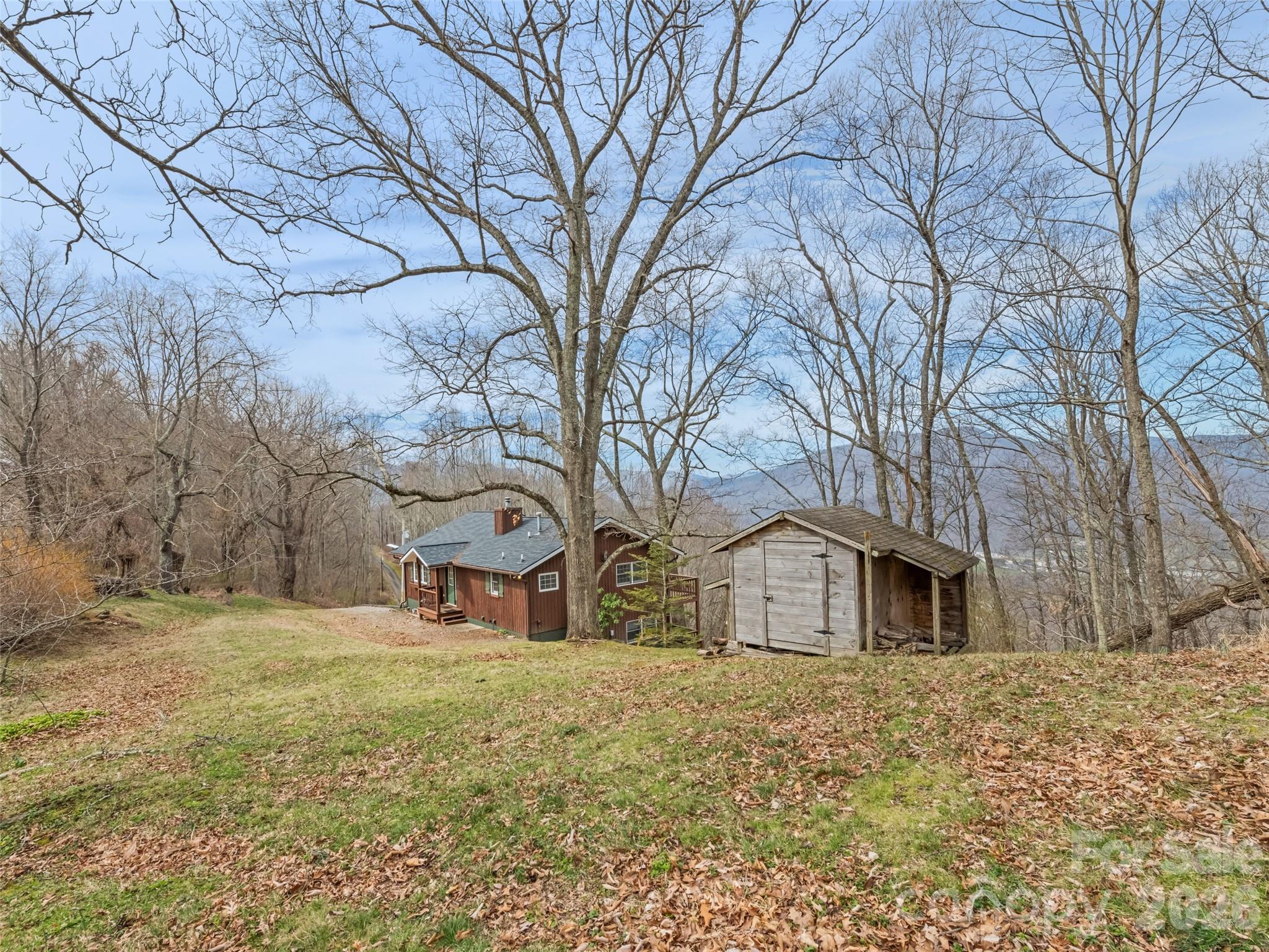 415 Treetop Lane — Waynesville