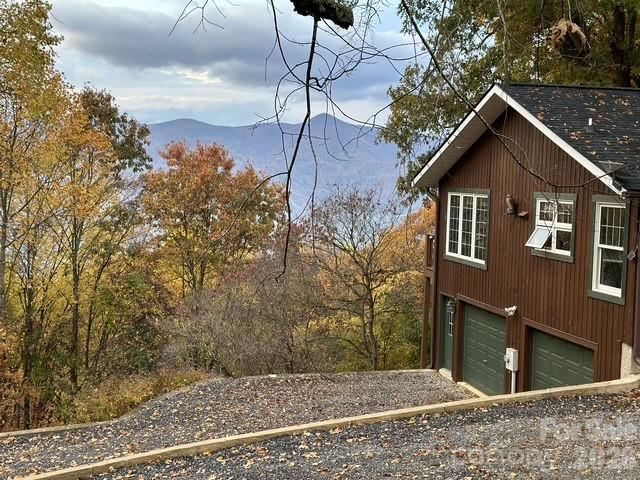 415 Treetop Lane — Waynesville