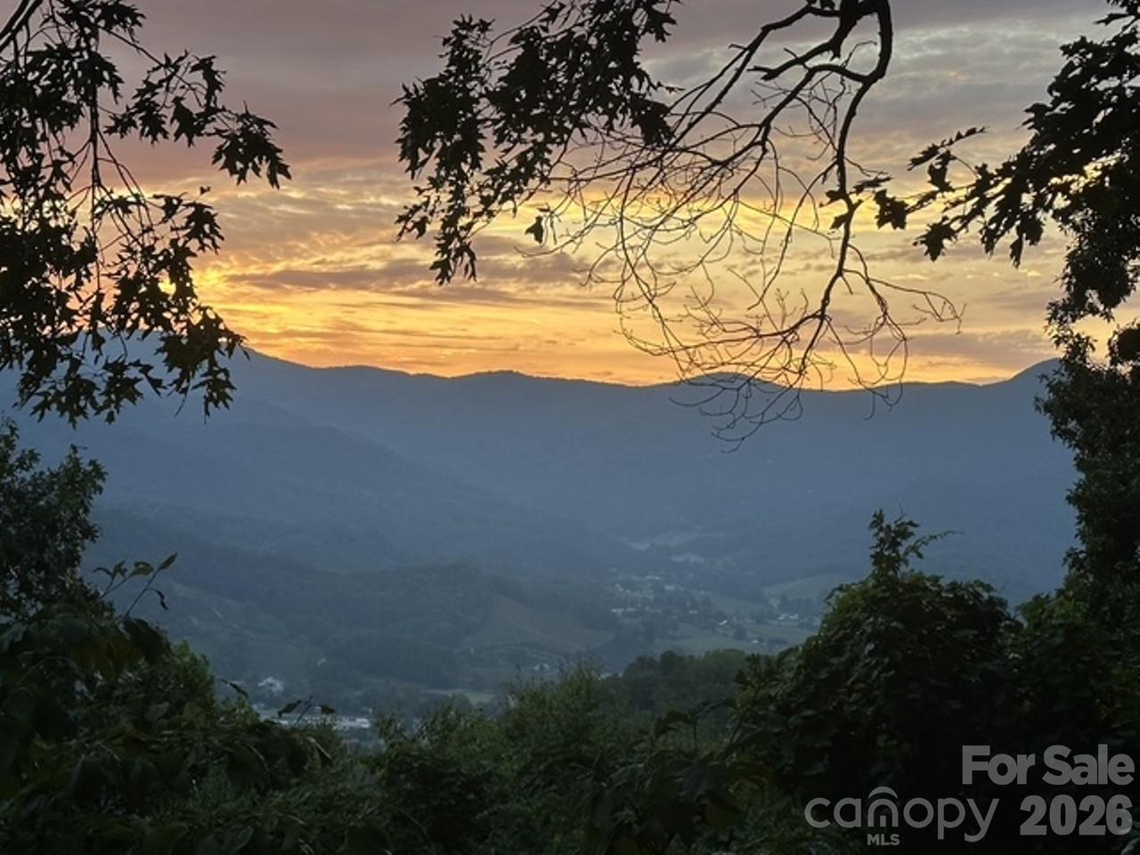 415 Treetop Lane — Waynesville