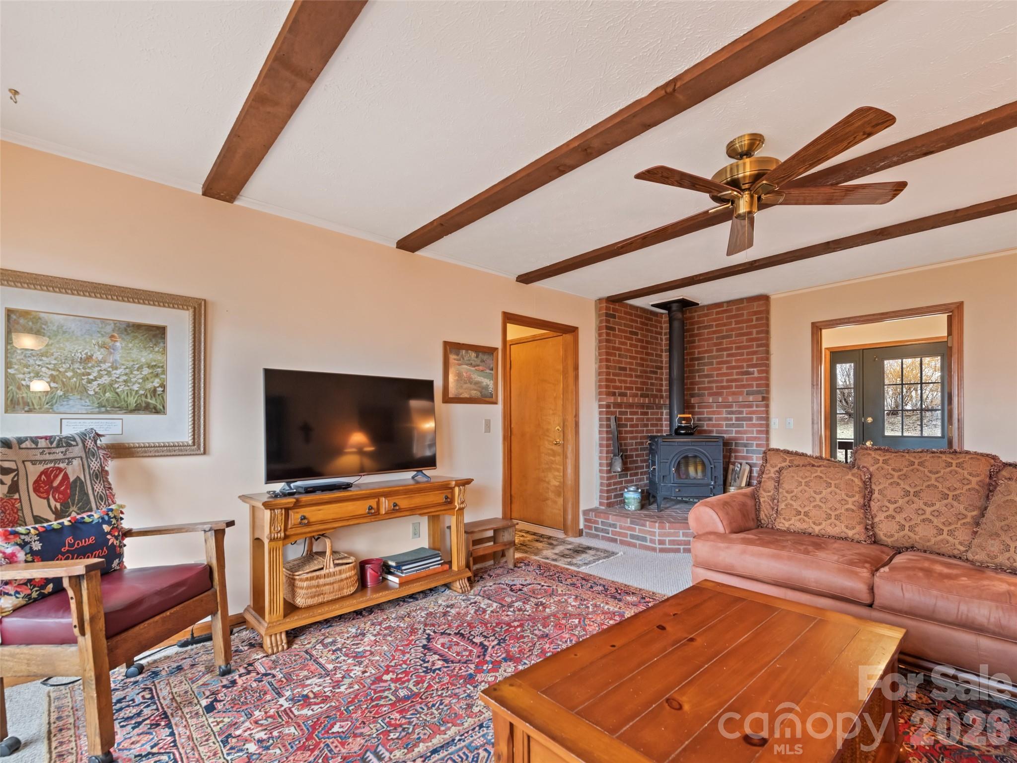 415 Treetop Lane — Waynesville