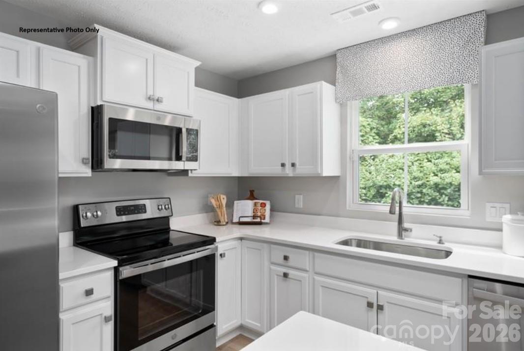 993 Pemberley Street — Lancaster