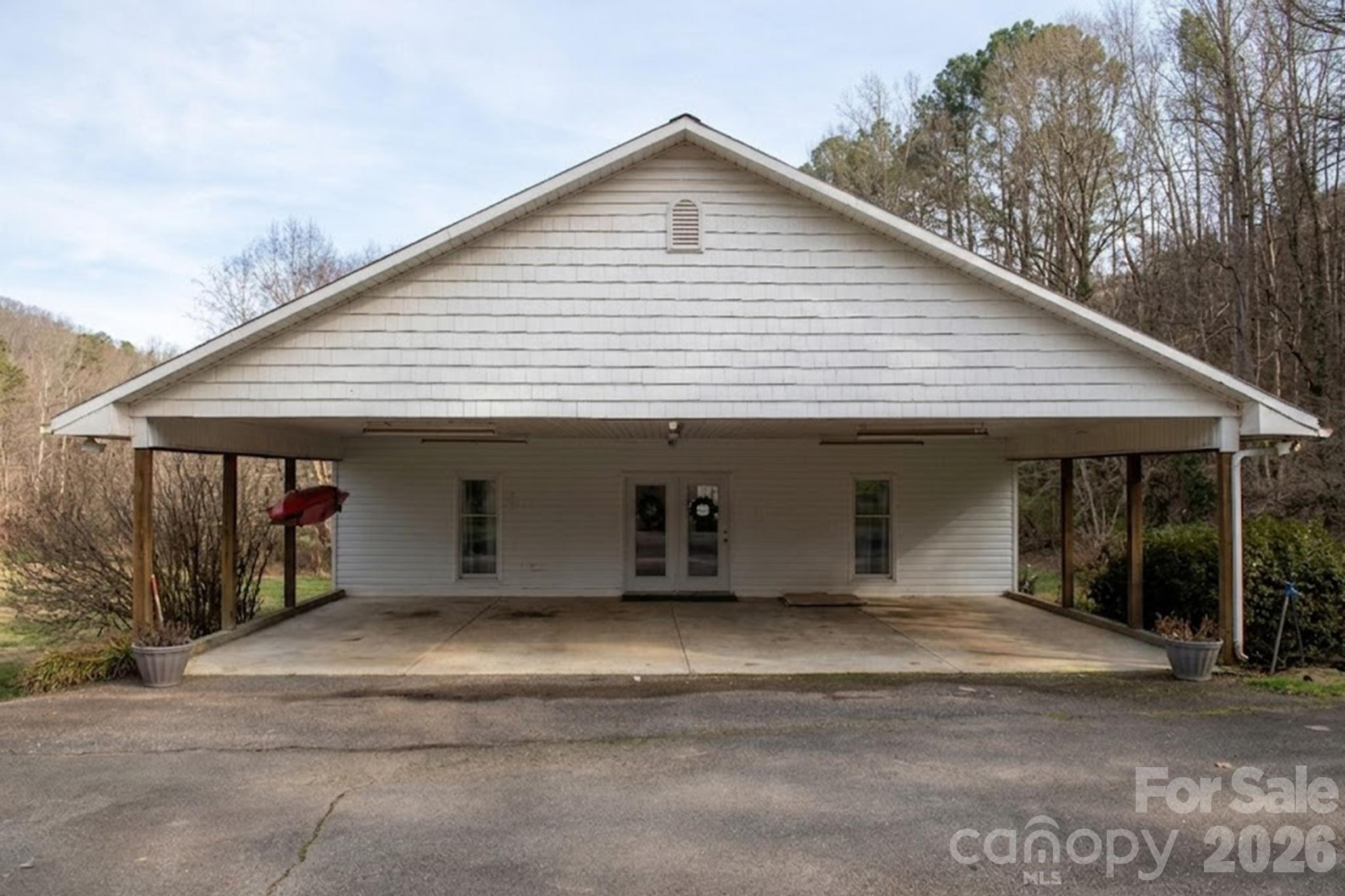 343 Hoyles Creek Road — Dallas