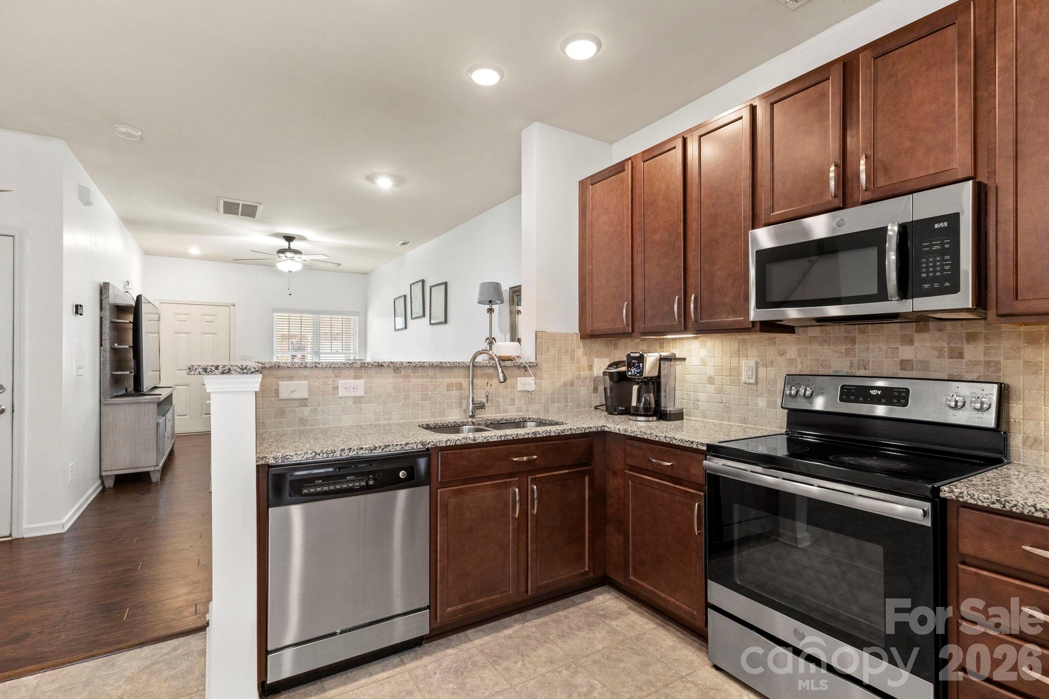 12221 Whiteside Drive — Charlotte
