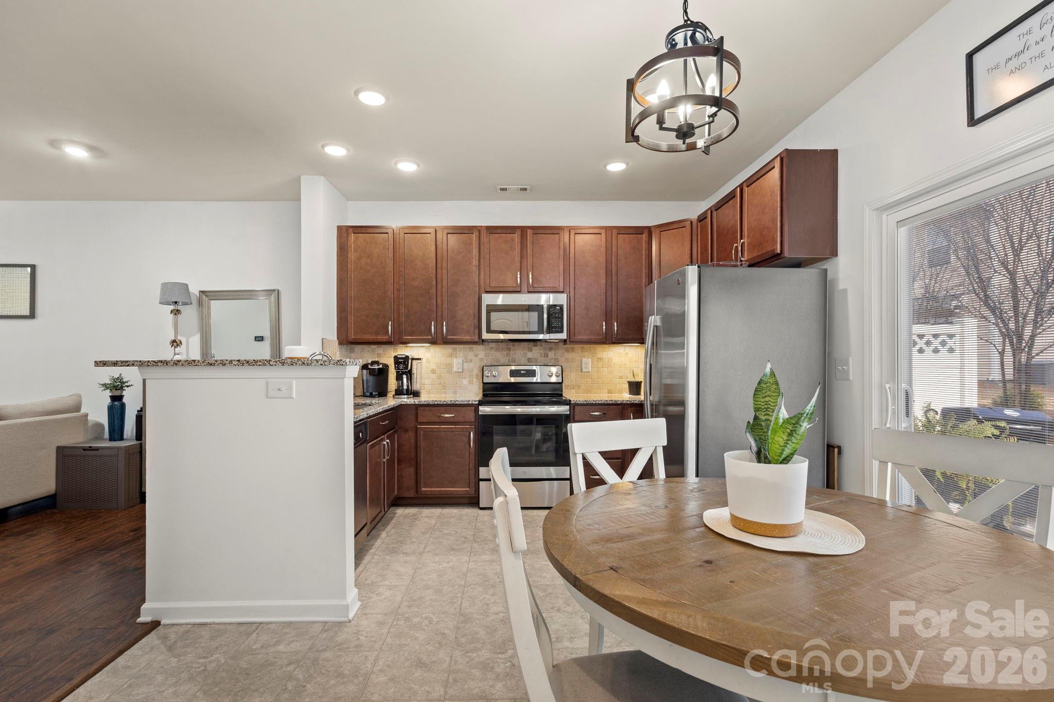 12221 Whiteside Drive — Charlotte