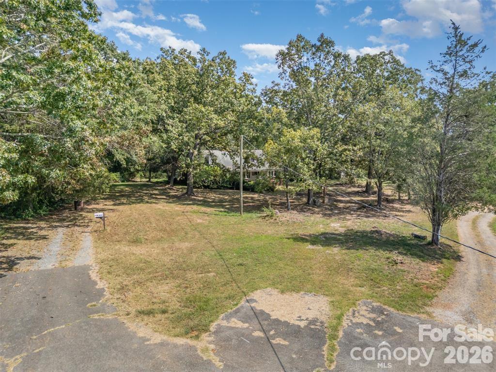 2412 Daves Drive — Shelby