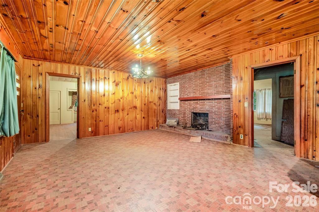 2412 Daves Drive — Shelby