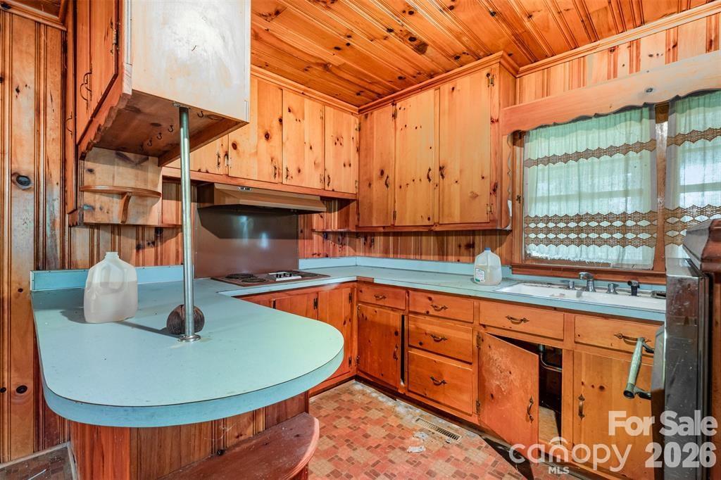 2412 Daves Drive — Shelby