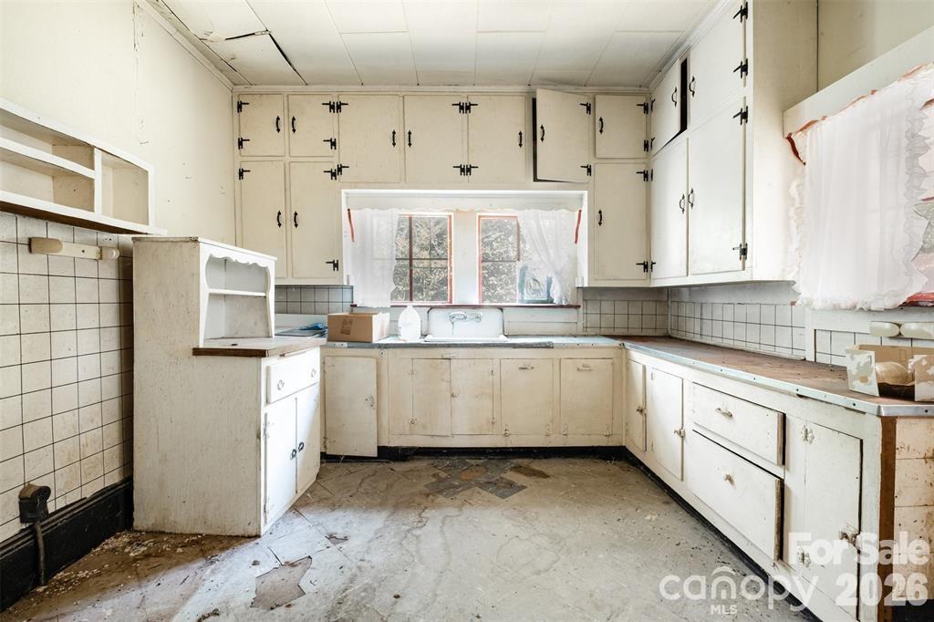 2412 Daves Drive — Shelby