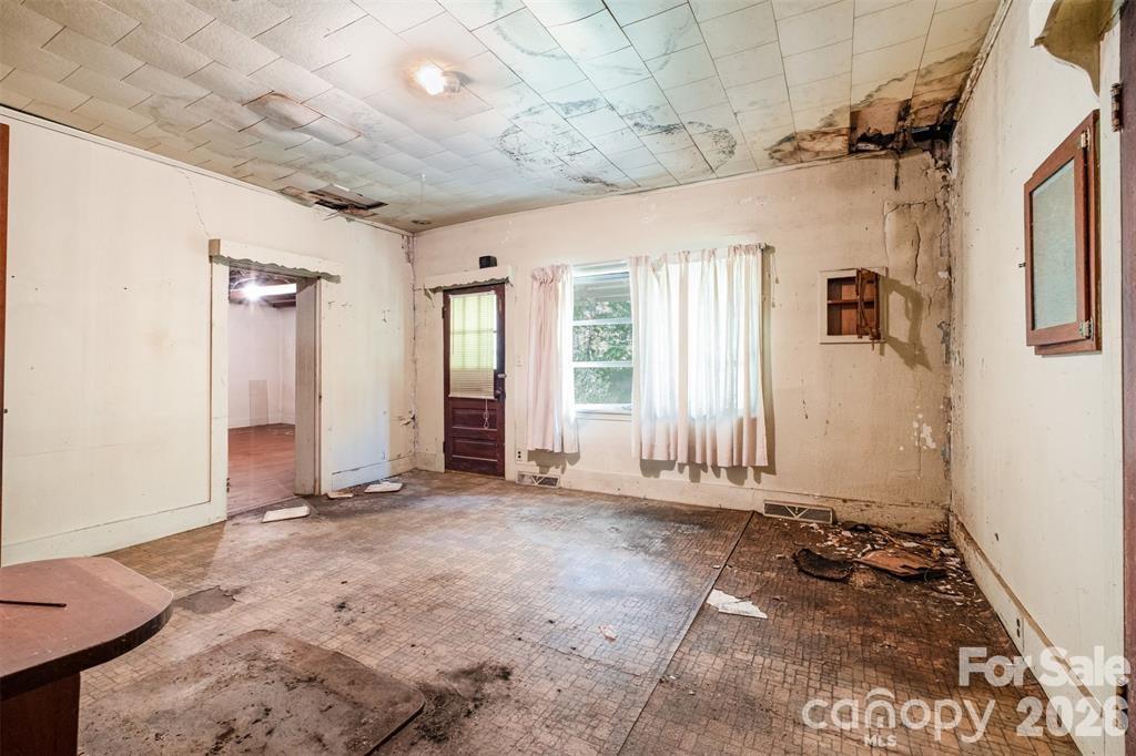 2412 Daves Drive — Shelby