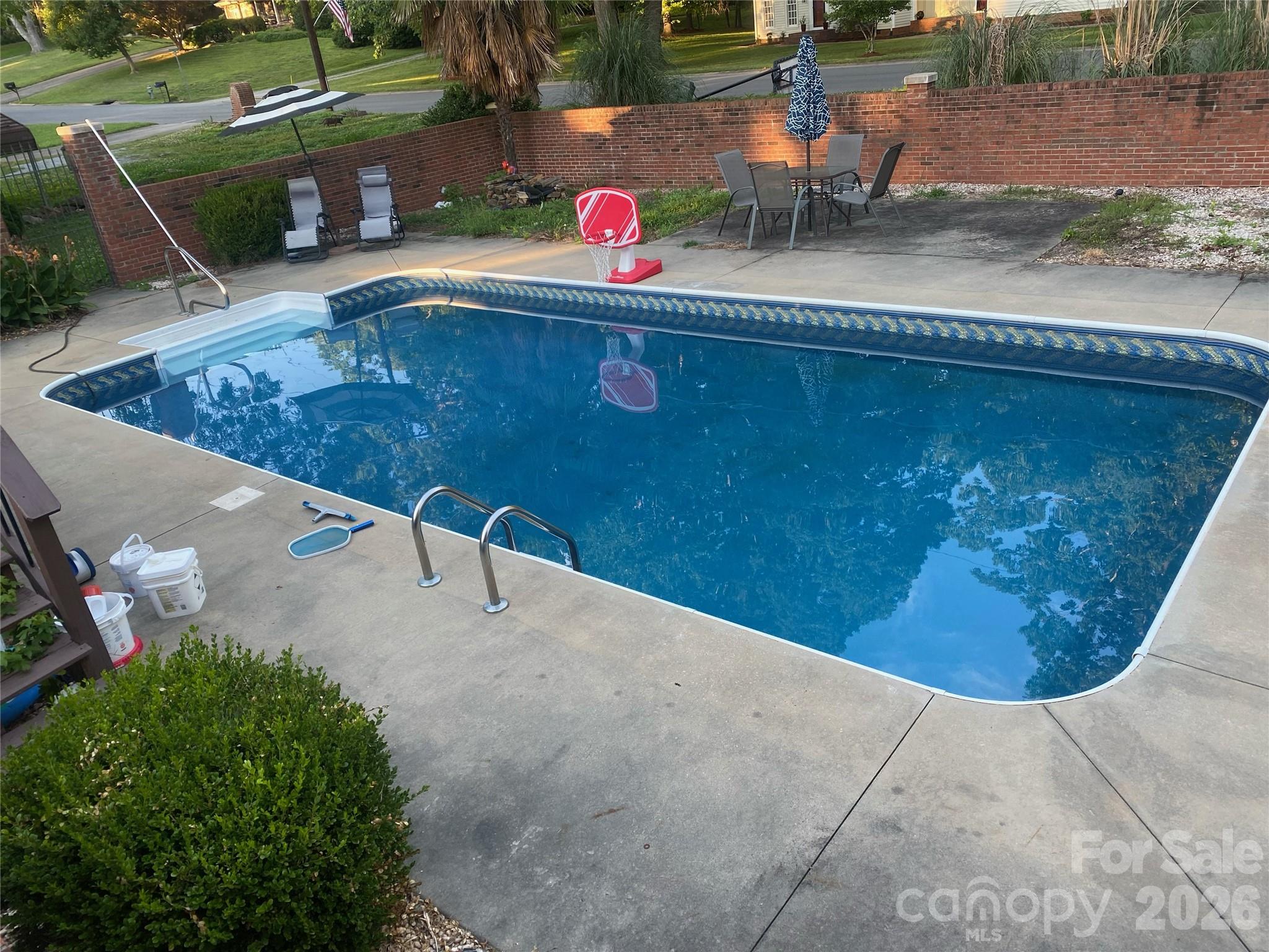 312 Windsor Drive — Shelby