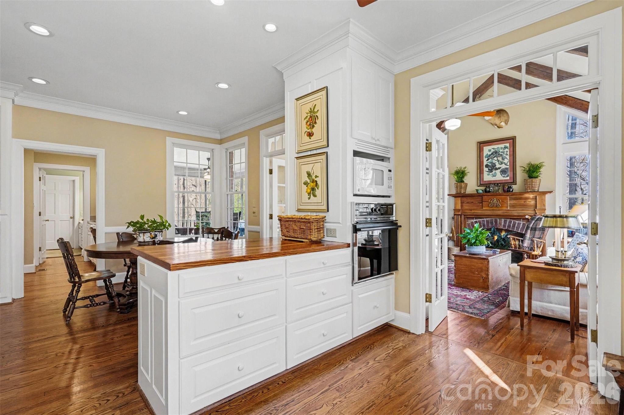 212 Deerchase Road — Shelby
