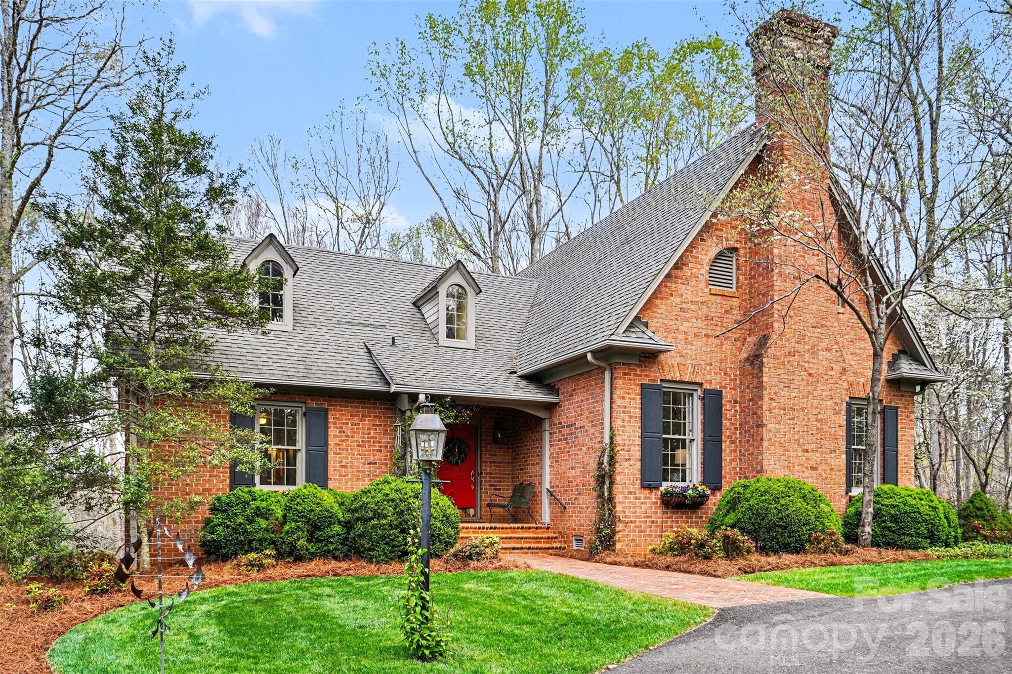 212 Deerchase Road — Shelby