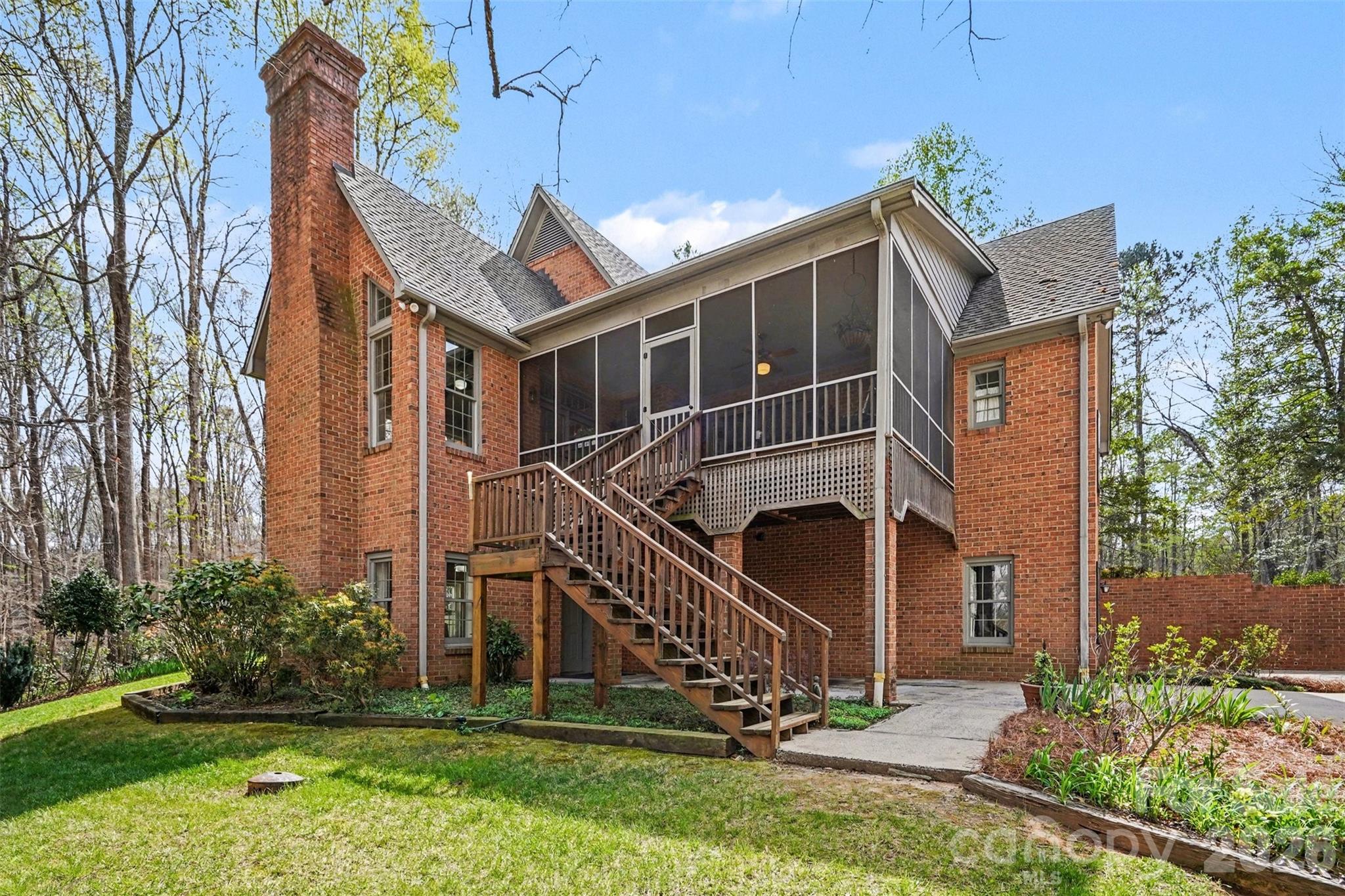 212 Deerchase Road — Shelby