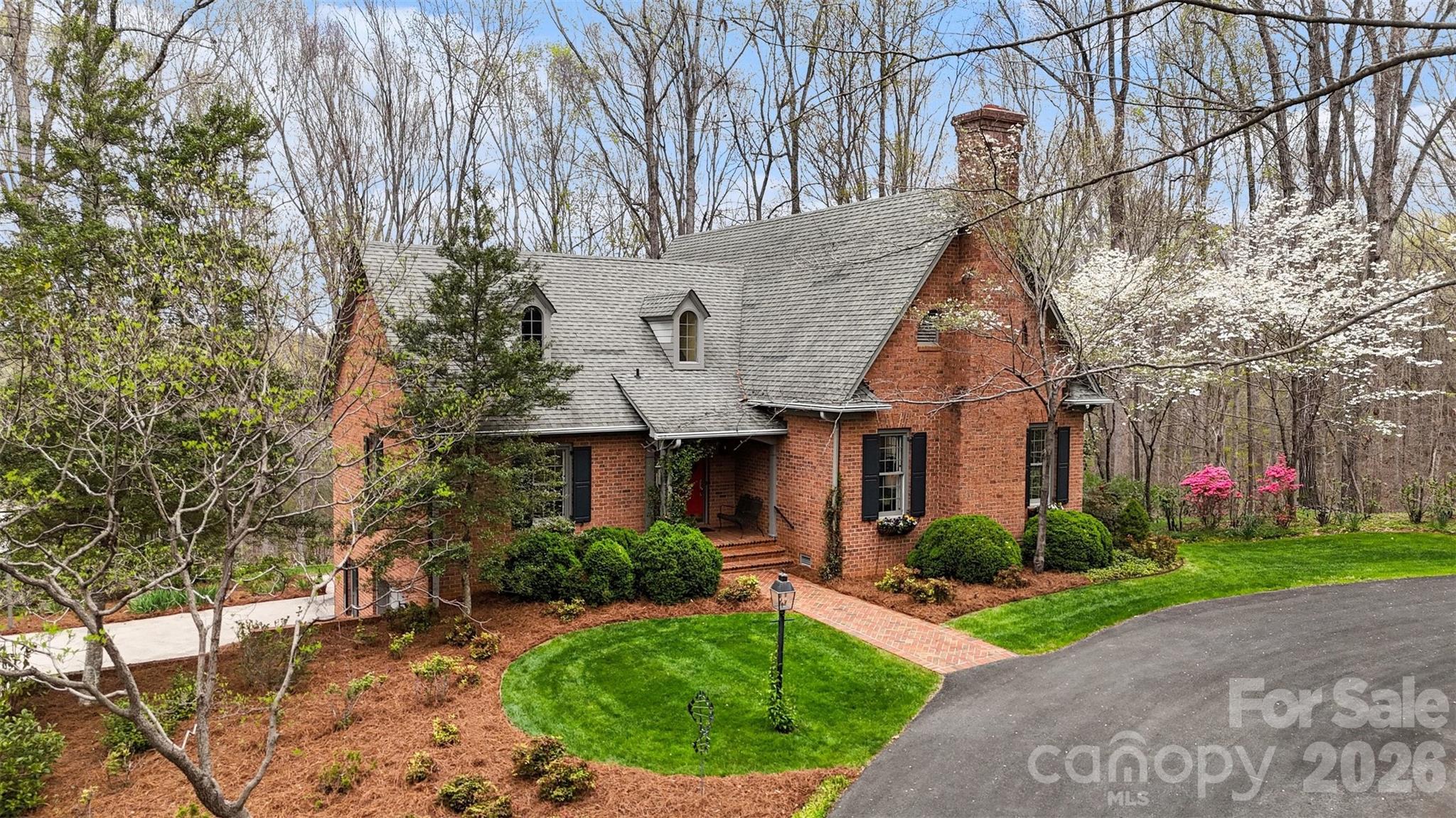 212 Deerchase Road — Shelby