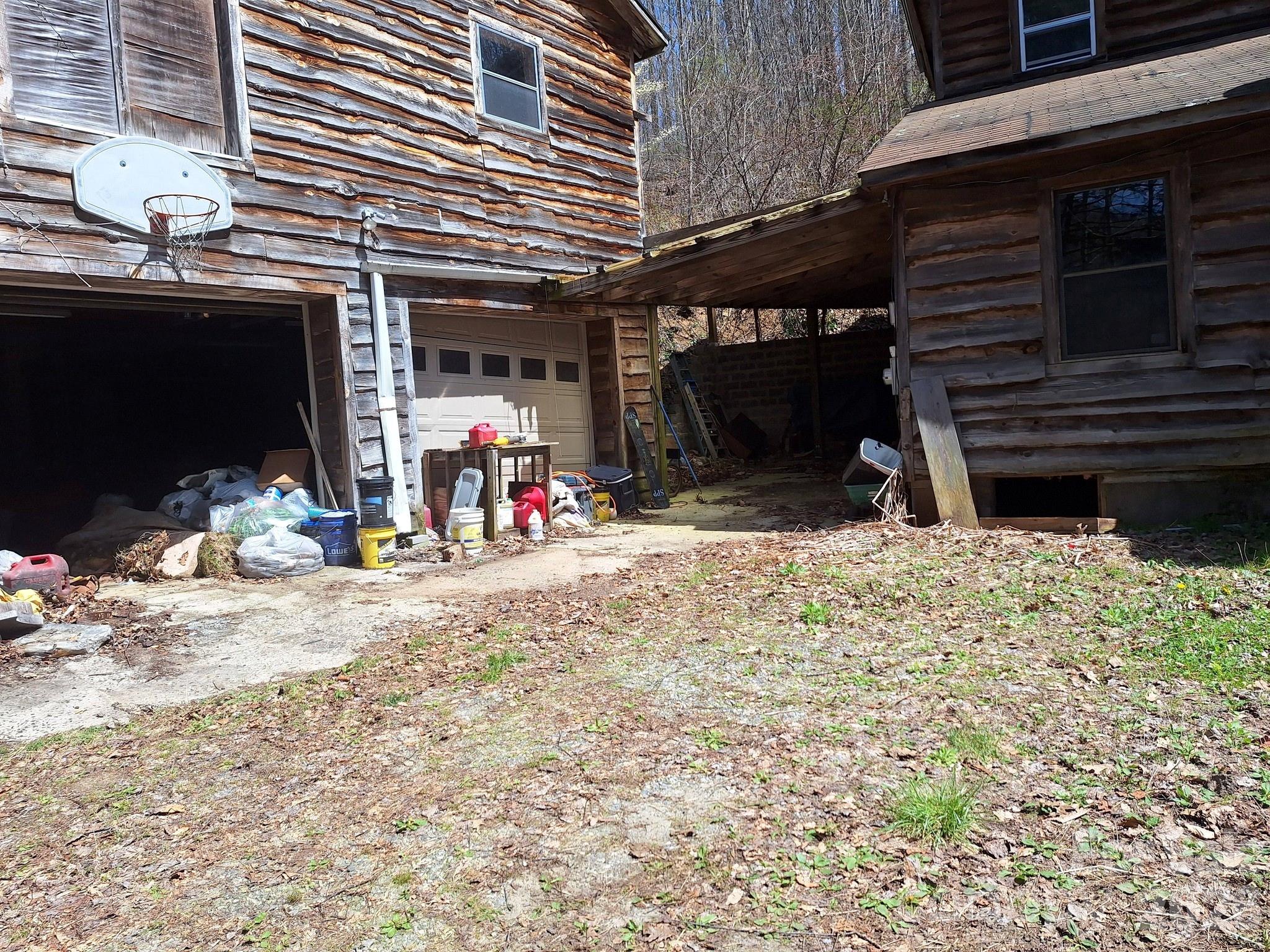 14084 US 23 Highway — Mars Hill