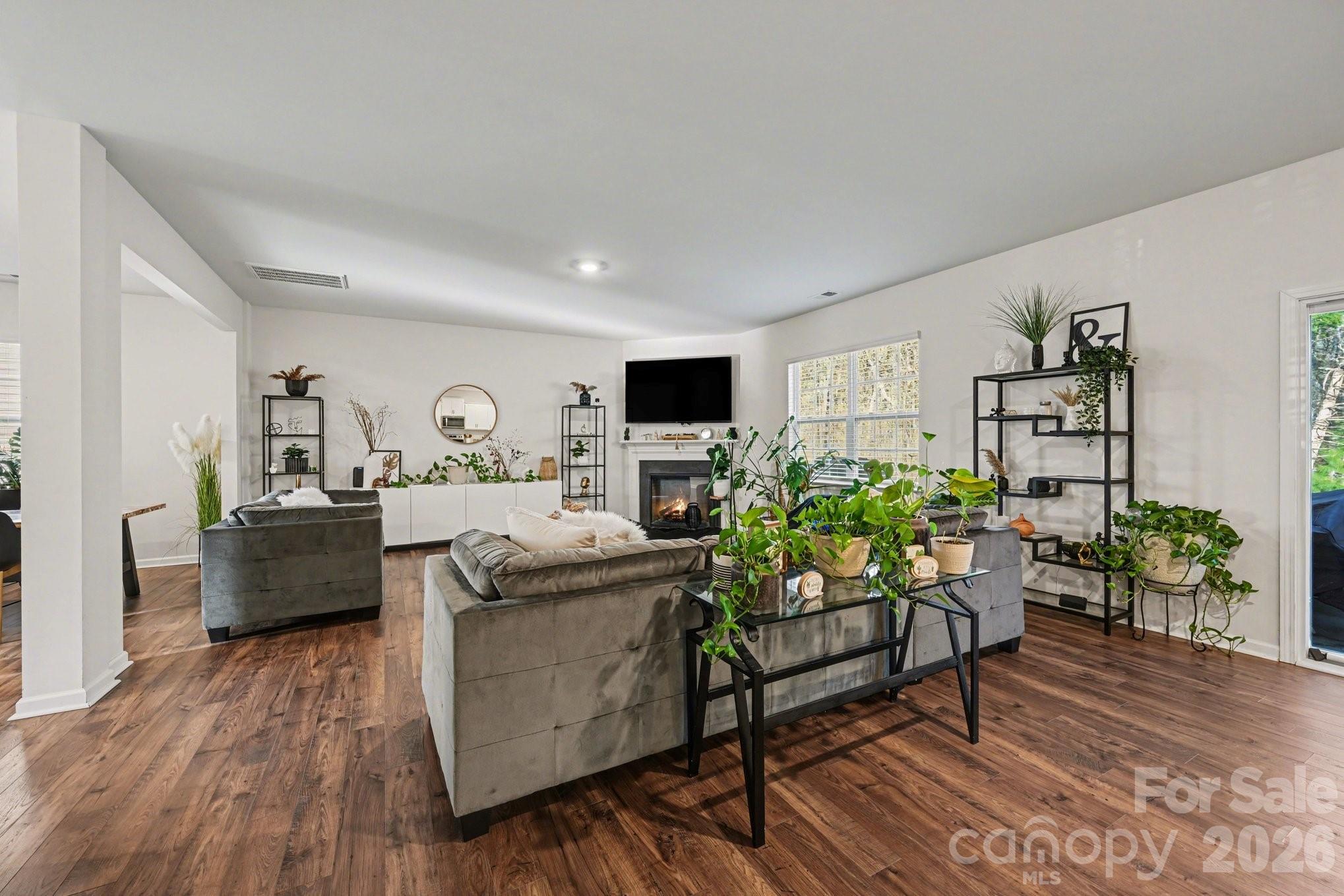664 Saddlebred Lane — Locust